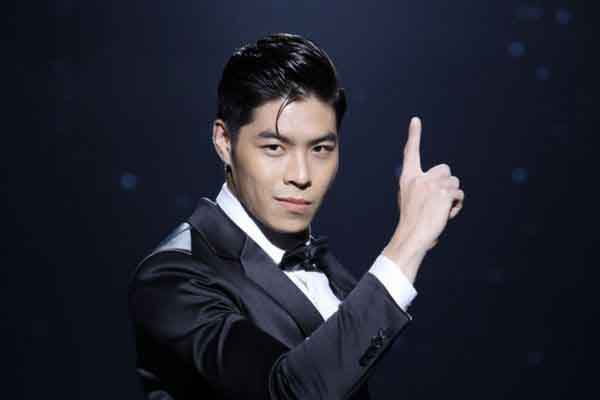 Nam vương Việt Hoàng khiến fans hú hét với tiết mục nóng bỏng tại ‘Hãy là số 1’