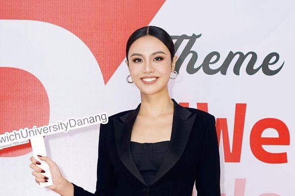 Á hậu Thủy Tiên lần đầu tham gia TED Talks