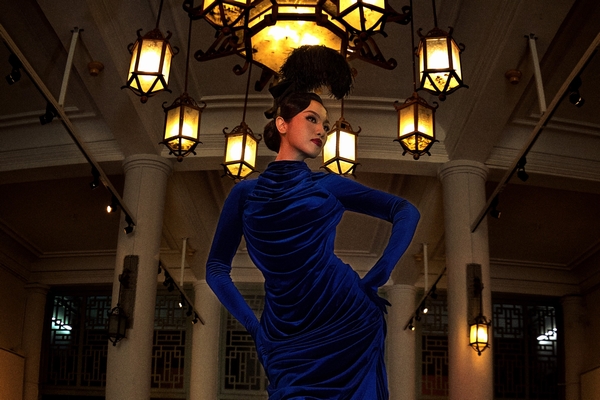 Á hậu Thủy Tiên hóa công nương quý tộc