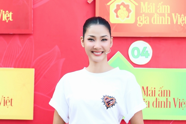 Hoàng Thùy: ‘Tôi không nghĩ mình sẽ là người mẫu’