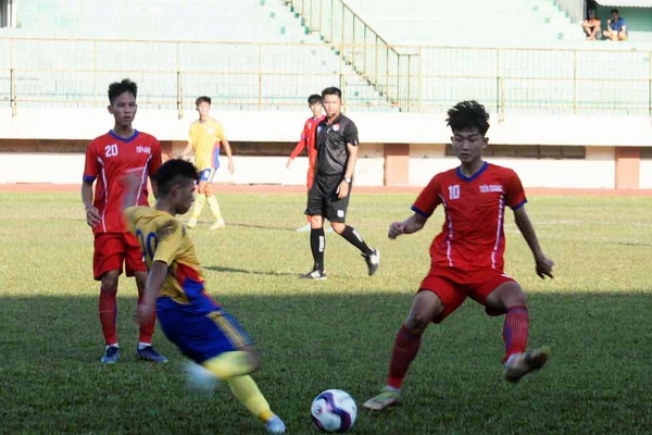 Lượt trận 3 các bảng đấu phía Nam Vòng loại U.19 Quốc gia 2023: Ứng cử viên đi tiếp lộ diện