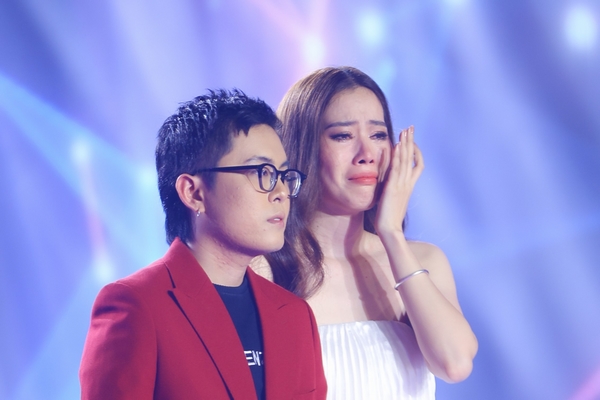 Nam Em bật khóc nức nở khi Phương Uyên nhận xét thẳng thắn