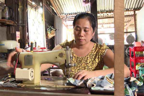 Thần tài gõ cửa: Khâm phục người thợ may tật nguyền, nghèo bạc tiền nhưng giàu ý chí