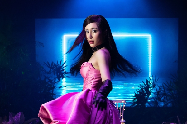 Rời công ty Ông Cao Thắng, Annie tung MV solo ‘cực cuốn’