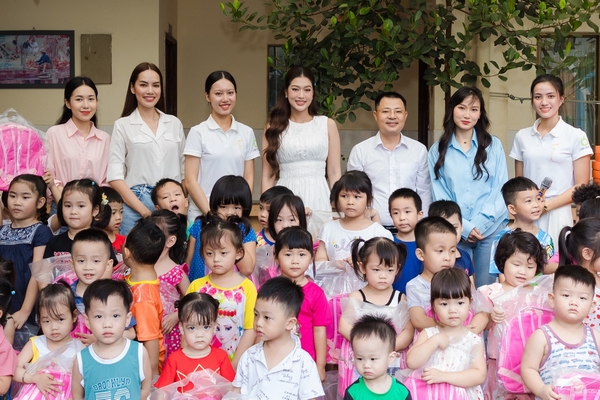 Thí sinh MGVN 2023 ‘ươm mầm hy vọng’ tại Nhà May Mắn TP.HCM