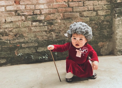 Ngắm vẻ đáng yêu của bà cụ non… 2 tuổi