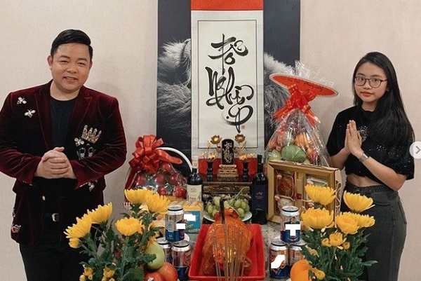 Mặc áo crop top đi cúng Tổ nghề, Phương Mỹ Chi bị cộng đồng mạng chỉ trích