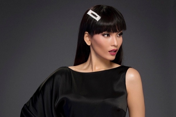 Á hậu Trương Thị May khoe vẻ đẹp huyền bí đón năm mới