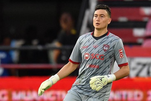 Văn Lâm không còn là ‘trái tim của Muangthong’, vẫn bị bán đi nếu cao giá