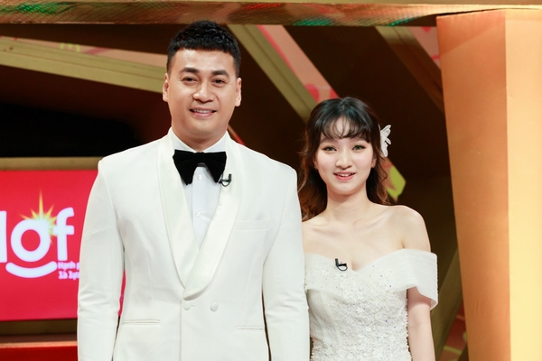 Hôn nhân ngọt ngào như cổ tích của Ngọc Thuận và vợ kém 18 tuổi