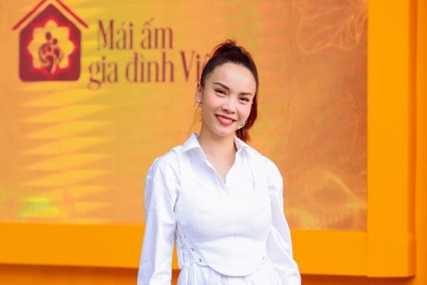 Yến Trang khóc nghẹn khi nghe những câu nói này từ một em nhỏ mồ côi