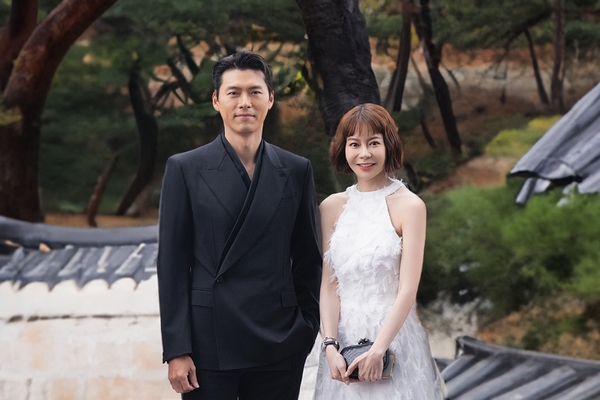 Hoa hậu Hải Dương hội ngộ ‘nam thần màn ảnh’ Hyun Bin