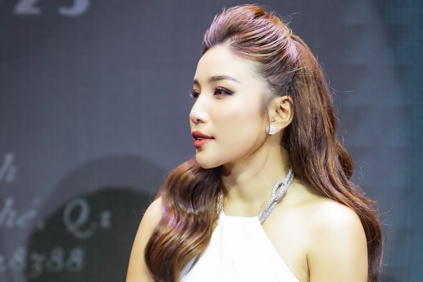 Phương Phương Thảo: ‘Cát-xê tôi đã gấp 6 lần kể từ ngày đầu tôi gặp anh quản lý’