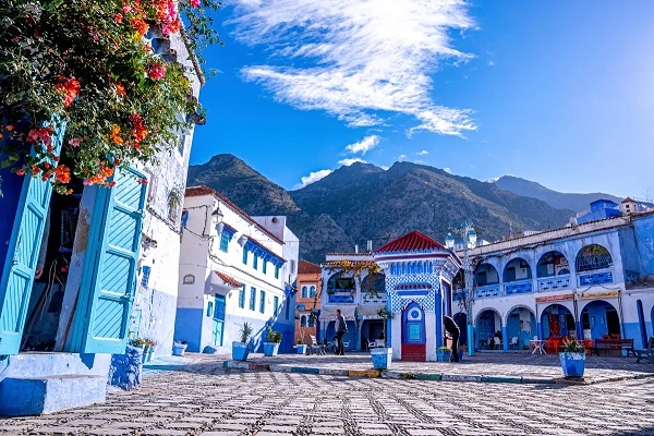 Khám phá thành phố Chefchaouen, viên ngọc xanh của Morocco