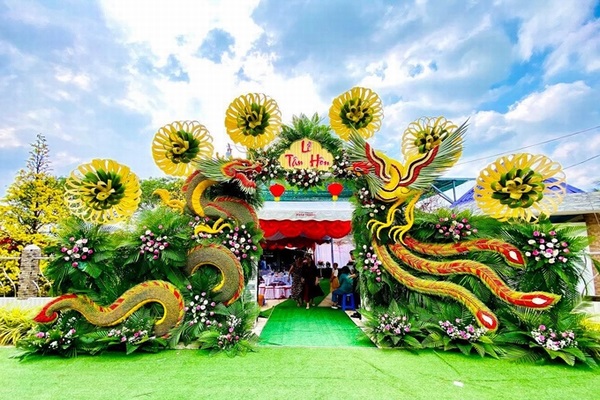 Cùng chiêm ngưỡng cổng cưới lá dừa đậm chất miền Tây