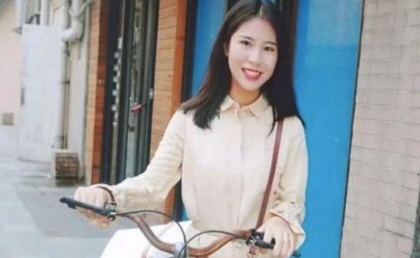 Dẫu bị bỏ rơi, cô gái này vẫn mời cha mẹ đi dự đám cưới mình