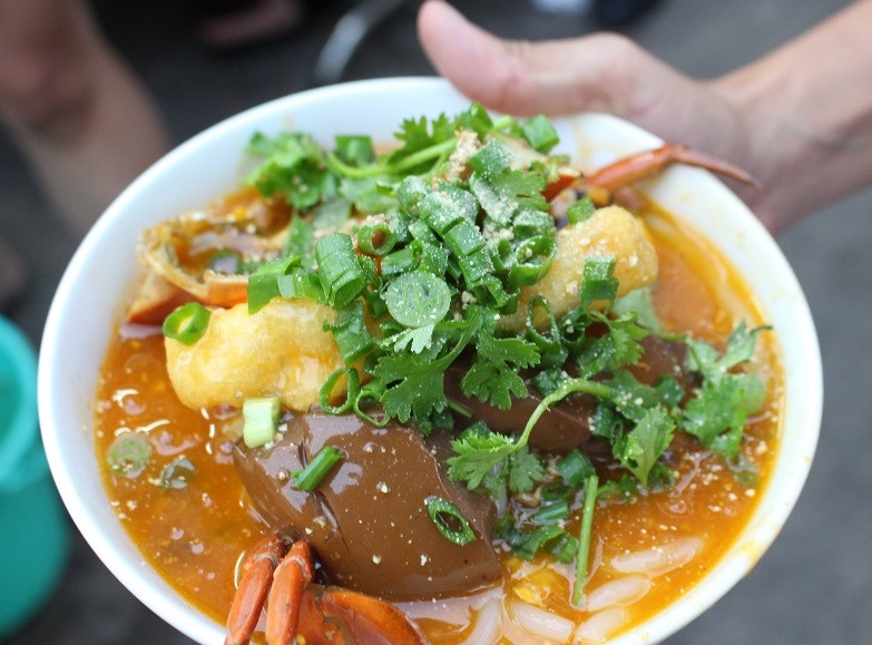 300 ngàn một tô bánh canh, liệu có nên ăn?