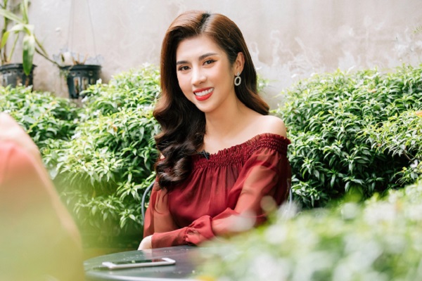 [Phỏng vấn độc quyền] – Hoa hậu Dương Yến Nhung: ‘Nếu quen đại gia thì tôi đã thành công lâu rồi’