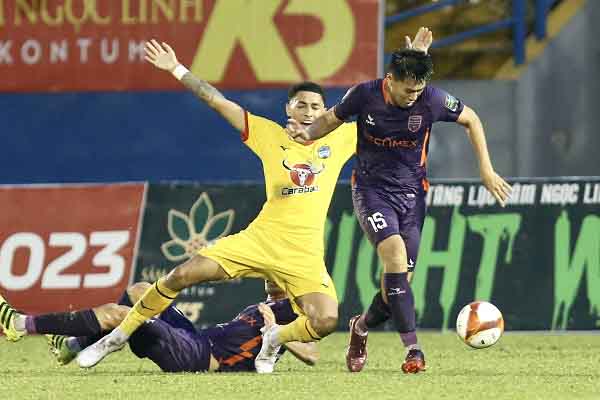 Hoàng Anh Gia Lai gây tiếc nuối khi đánh rơi chiến thắng ở những phút bù giờ