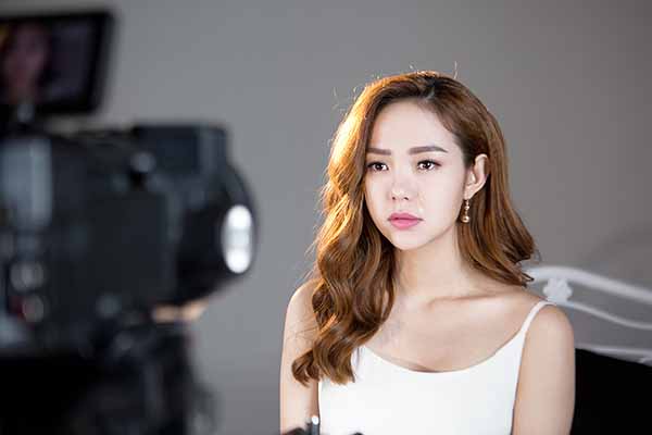 Giữa bão chia tay, Minh Hằng thừa nhận không cưới người trong showbiz