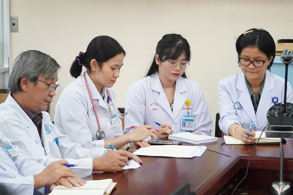 Bệnh viện Chợ Rẫy thành lập 10 đội cấp cứu để hỗ trợ y tế cho thí sinh