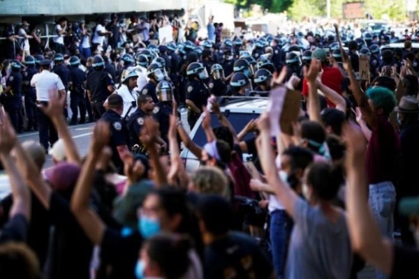 Mỹ: Làn sóng biểu tình lan rộng, nguy cơ thổi bùng đợt dịch COVID-19 mới