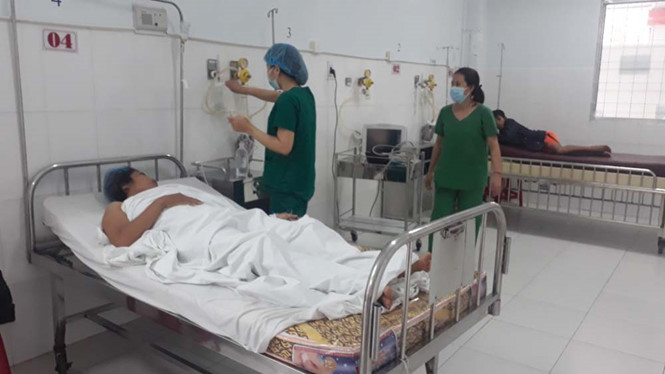 Giám đốc bệnh viên kí quyết định mổ miễn phí cho bệnh nhân “4 không”