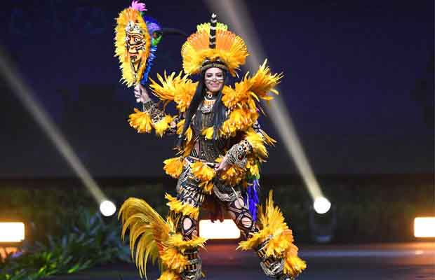 Trang phục dân tộc bánh mì của H’Hen Niê gây ấn tượng với báo giới nước ngoài