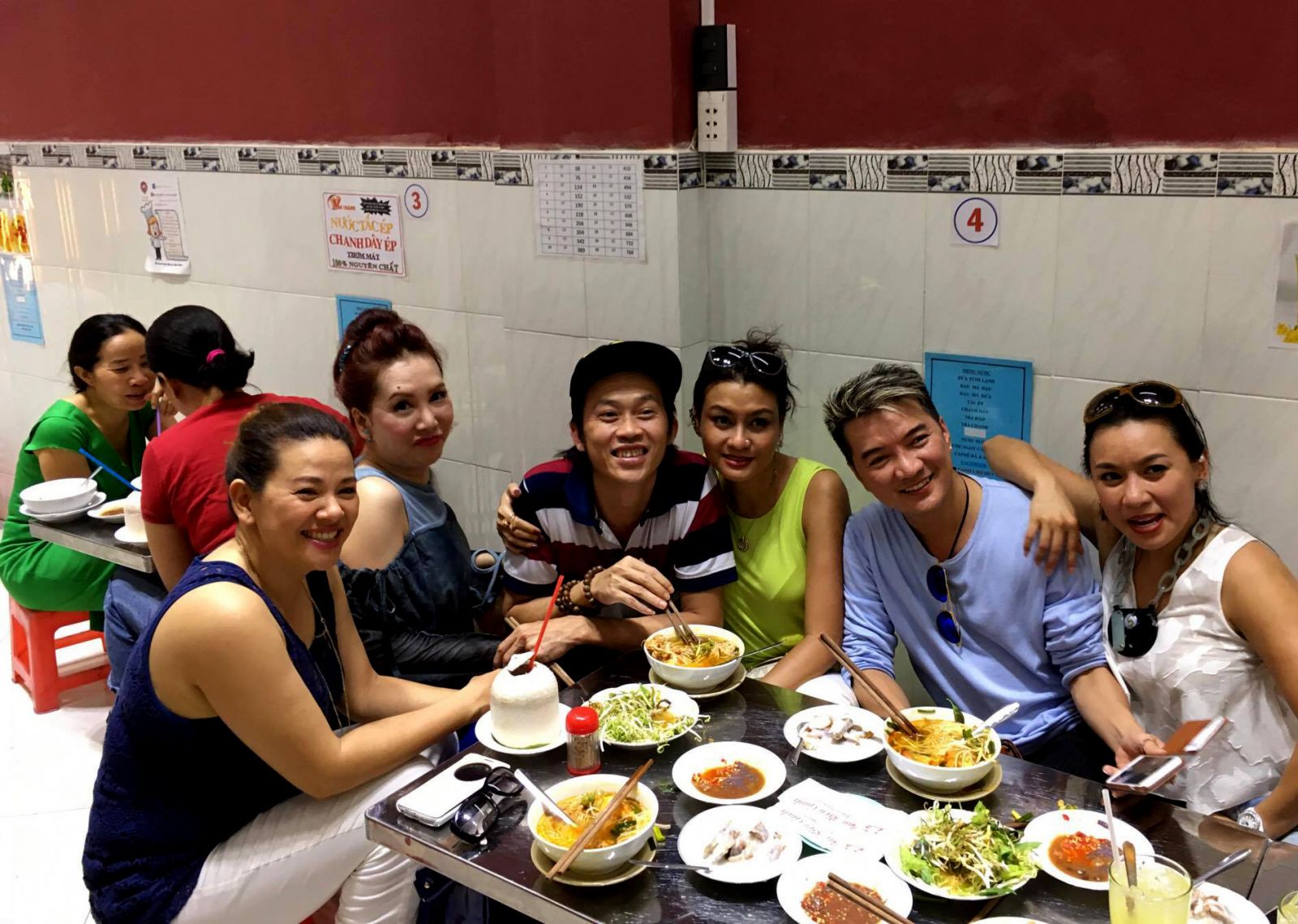 Tới trung tâm Sài Gòn, ghé quán vỉa hè nào ăn ngon?