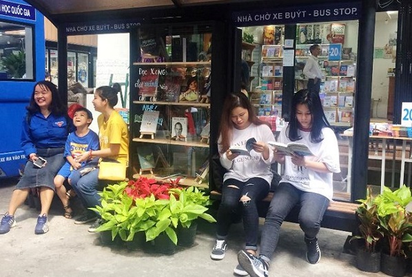 Sắp có nhà chờ xe buýt hiện đại trên xa lộ Hà Nội