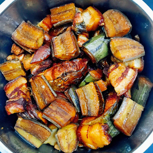 Lạ miệng với cá kho chuối riềng