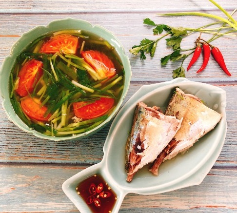 Trời se lạnh tự nấu món canh cá ngân rau ngót siêu ngon