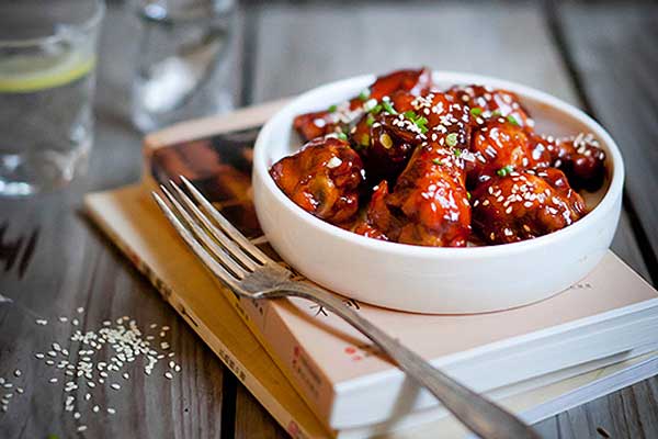 Vào bếp làm món cánh gà sốt cay kiểu Hàn