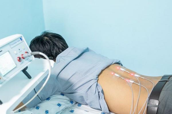 Châm cứu bằng laser: Sự kết hợp độc đáo y học hiện đại và cổ truyền