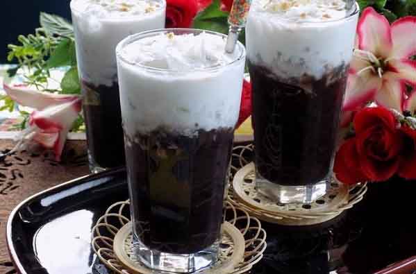 Cốc chè đậu đen cho ngày nóng ở Sài Gòn