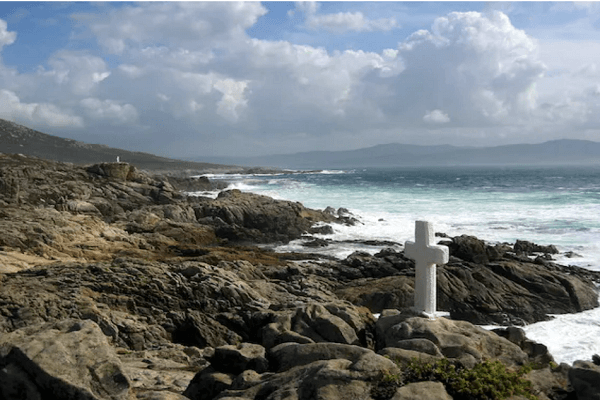 Khám phá vùng biển có tên gọi ngày tận thế