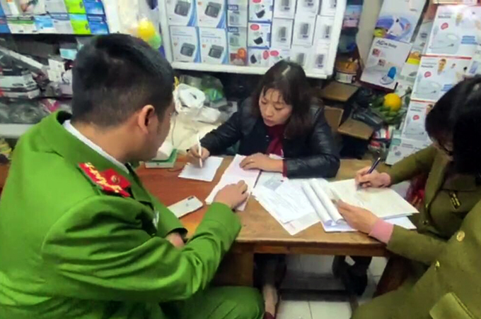 Hà Nội: Bị phạt vì bán khẩu trang độn giá