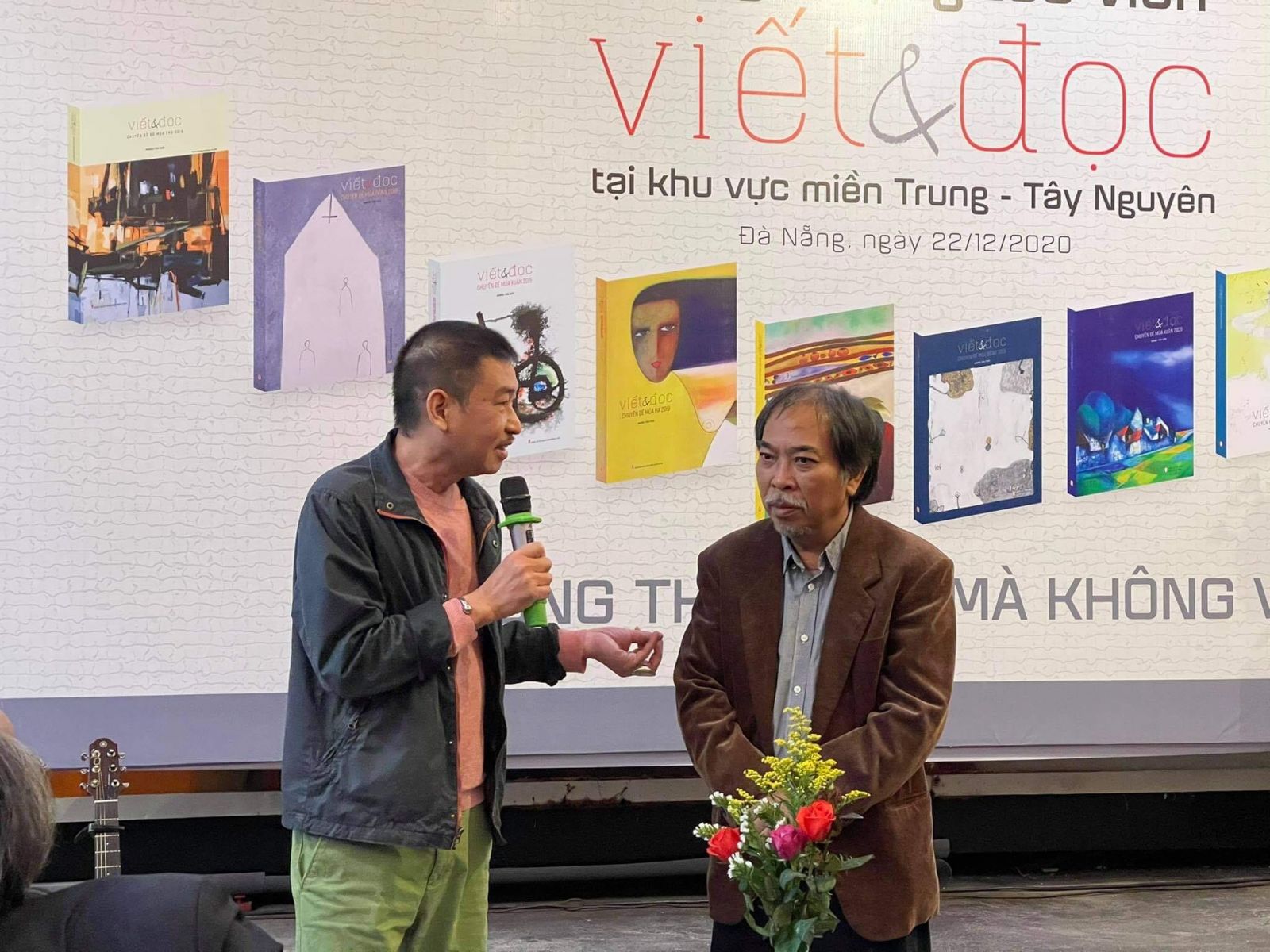 Giới thiệu giai phẩm ‘Viết & Đọc’ với Văn nghệ sĩ và độc giả miền Trung