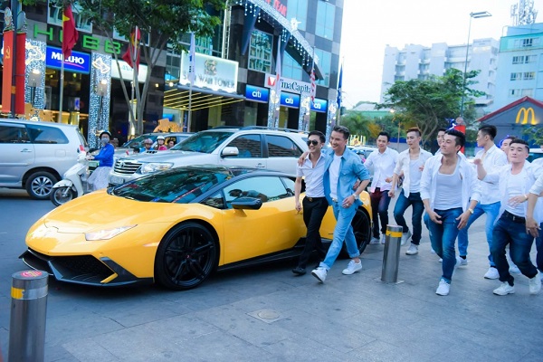 Mê mẩn với siêu xe của Cường ‘đô la’