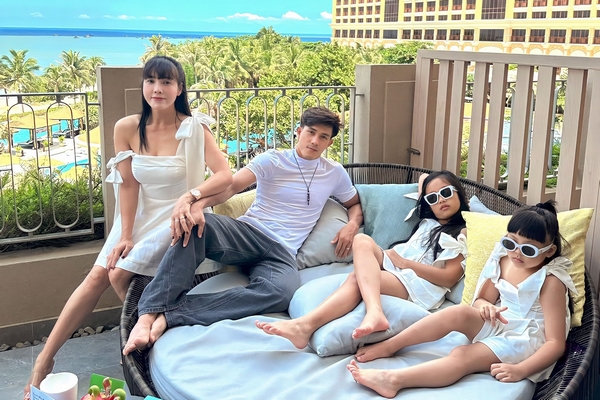 Nguyễn Trần Duy Nhất cùng gia đình ‘chill hè’