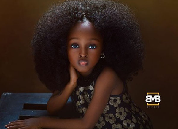 Vẻ đẹp búp bê hút hồn của em bé da màu