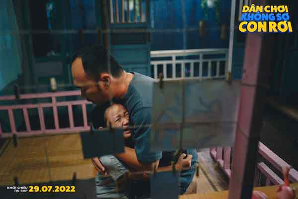 Review phim ‘Dân chơi không sợ con rơi’: Màn lột xác nhẹ nhàng của Tiến Luật