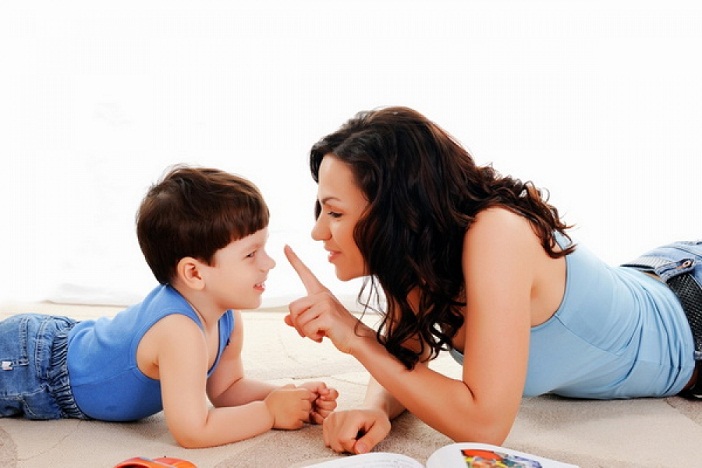 Trẻ thường không hiểu hết những câu “trừu tượng” của cha mẹ khi tức giận