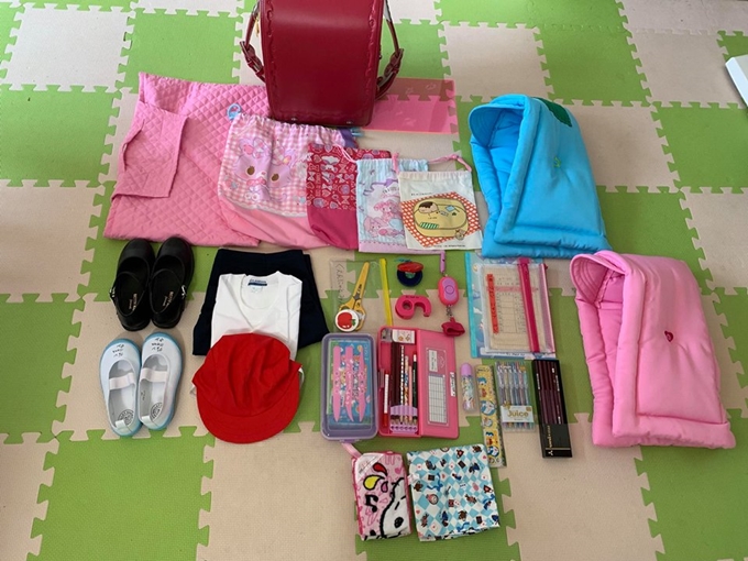 Học cách sắm đồ cho con học lớp 1 của mẹ Việt ở Nhật