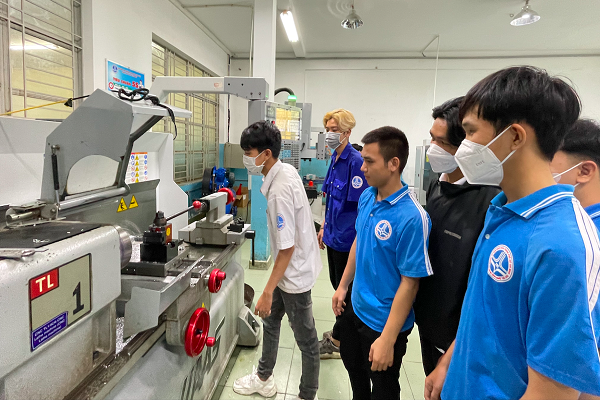 Doanh nghiệp có nhu cầu tuyển dụng nhưng ít học sinh chọn học nghề