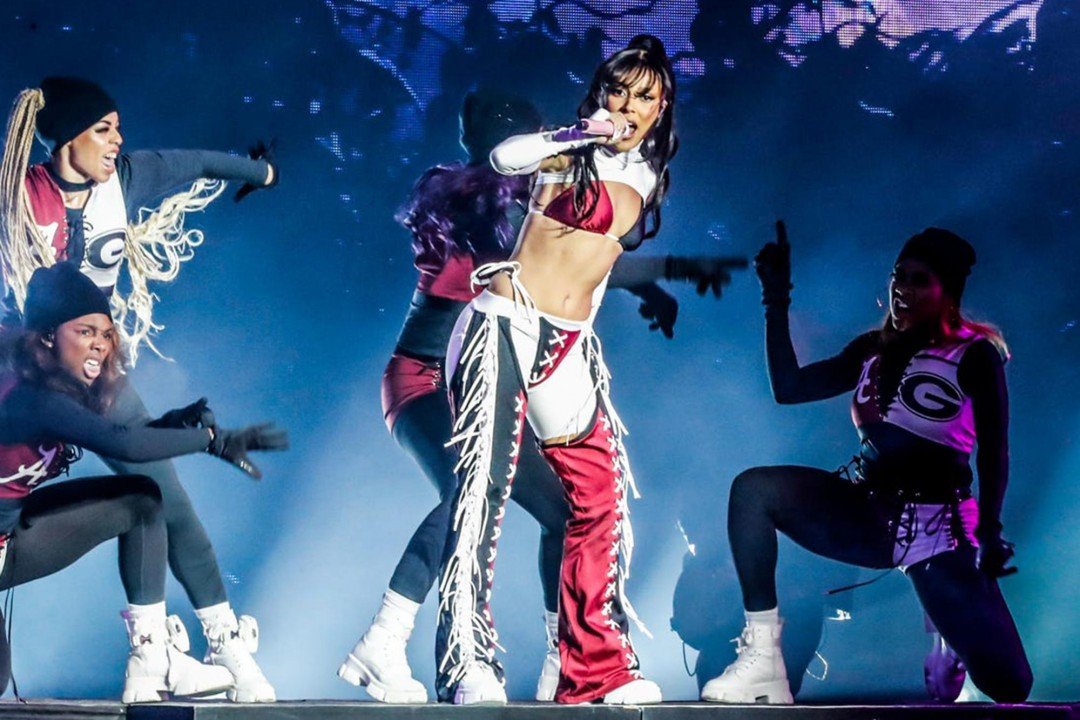 Show diễn của Doja Cat bị dọa đánh bom