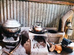 Quê hương là gì hở mẹ? Kỳ 49: Kho đồ cũ của mẹ