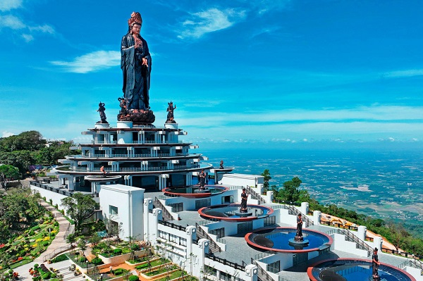 Những điểm đến linh thiêng cho ngày đầu năm mới