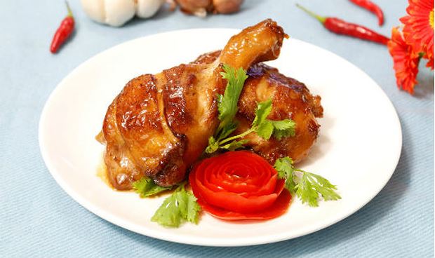 Hấp dẫn món đùi gà om nước dừa