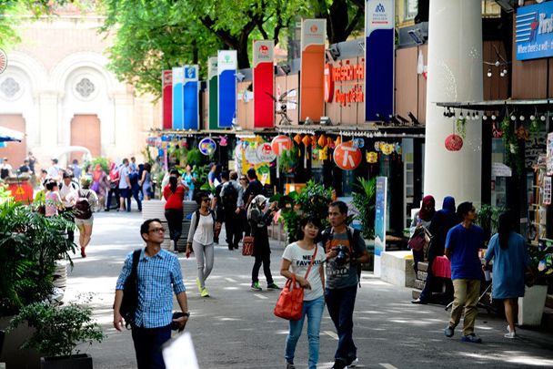 Đường sách TP.HCM mừng ‘tuổi lên 3’